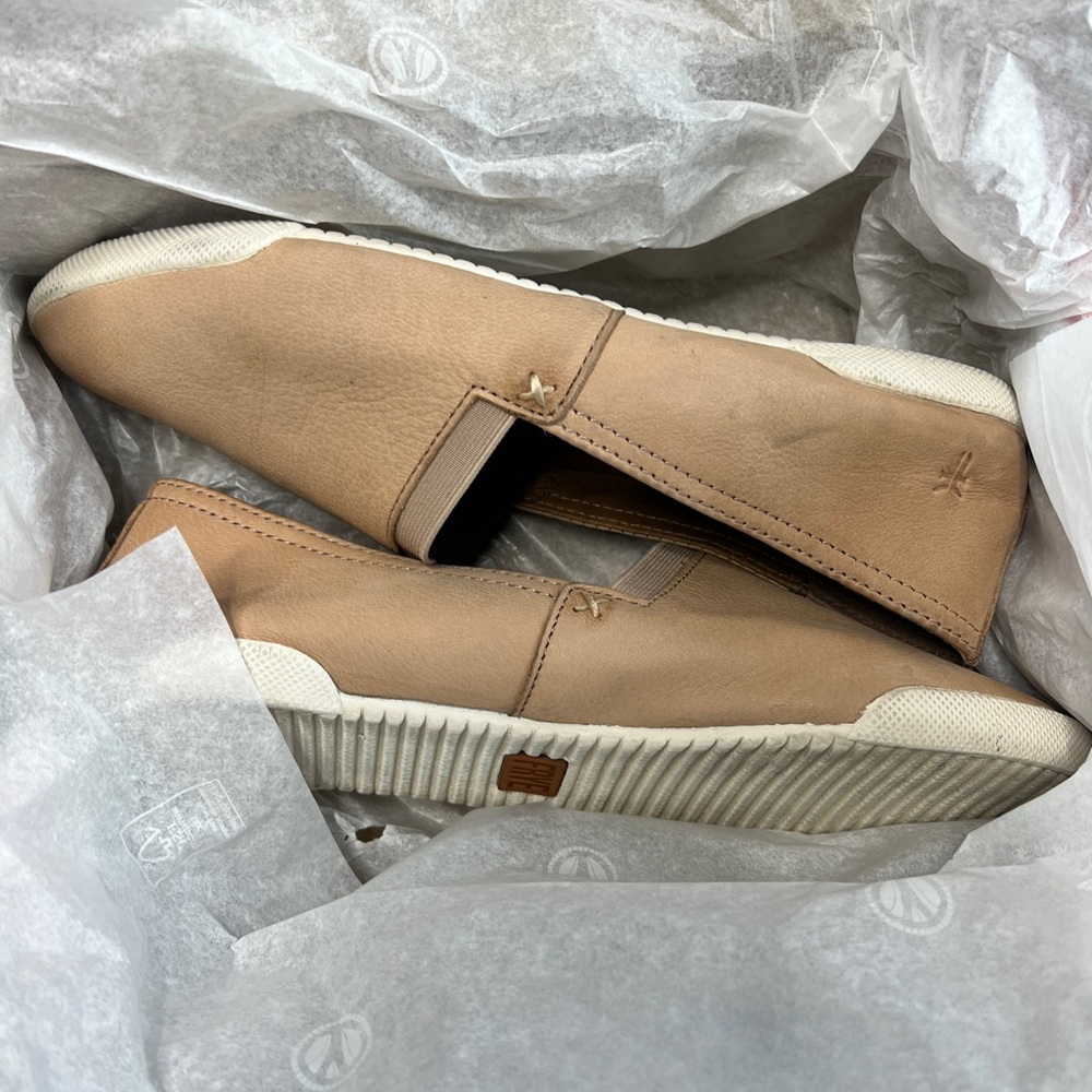 Frye Melanie Slip-on flats